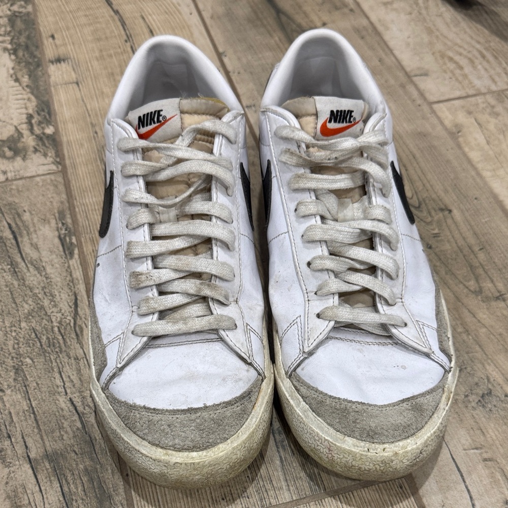 Nike Blazer Low Sneakers